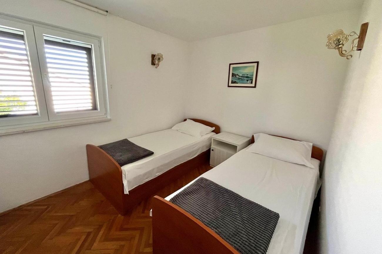 Apartments By The Sea Maslinica, Solta - 774 Grohote Habitación foto